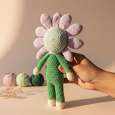 Menina Florzinha Amigurumi – Boneca em Crochê Feita à Mão - foto 2