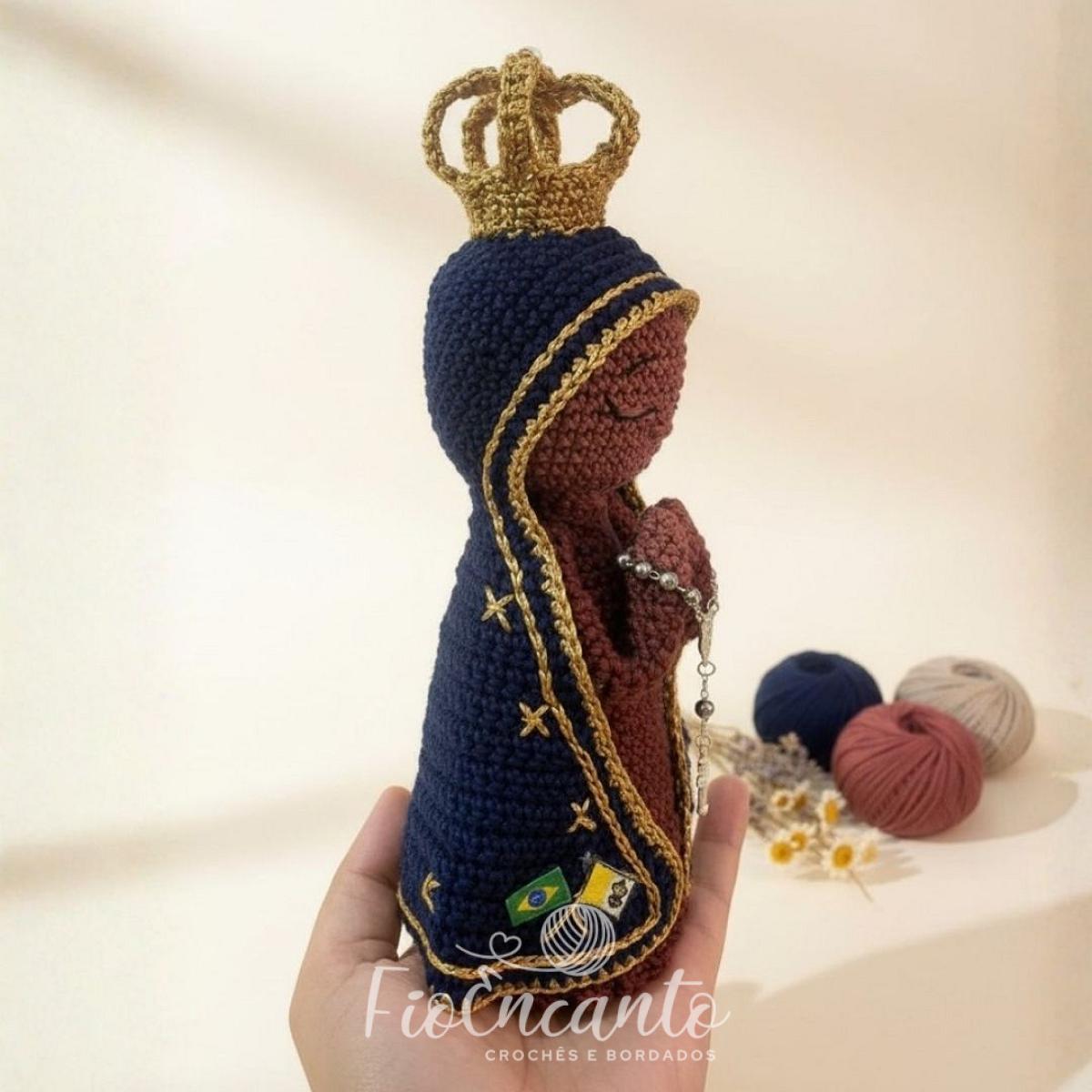 Nossa Senhora Aparecida Amigurumi Imagem em Crochê Artesanal Feita à Mão — foto 2