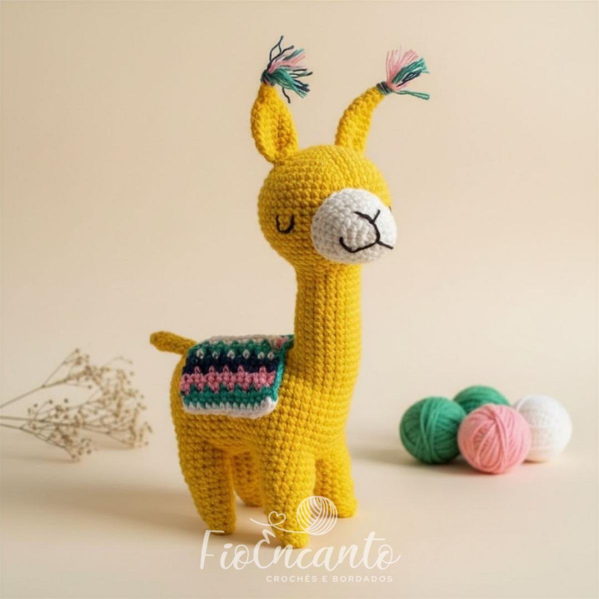 Lhama Amigurumi Amarela – Pelúcia em Crochê Artesanal Feita à Mão — foto 1
