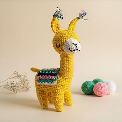 Lhama Amigurumi Amarela – Pelúcia em Crochê Artesanal Feita à Mão