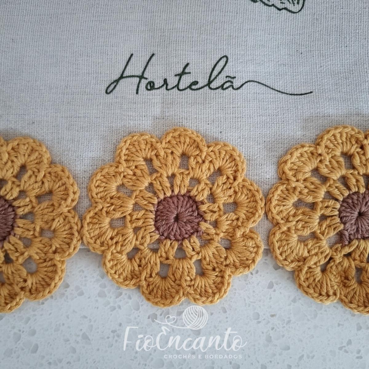 Pano de Copa Girasol Artesanal Fio Encanto: Toque de Sol e Charme na Sua Cozinha — foto 3
