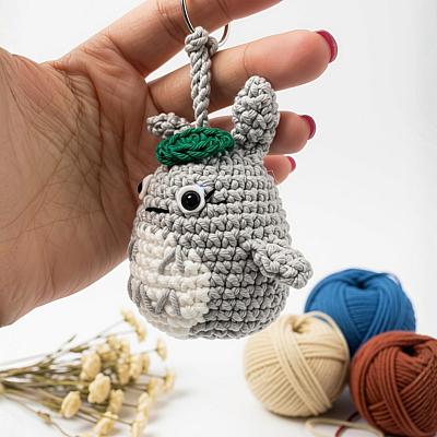 Chaveiro Totoro Amigurumi – Um Toque Mágico e Divertido para Seu Dia | Fio Encanto - foto 2