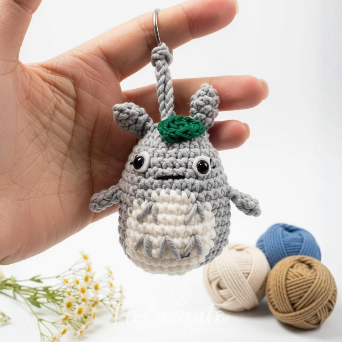 Chaveiro Totoro Amigurumi – Um Toque Mágico e Divertido para Seu Dia | Fio Encanto — foto 3