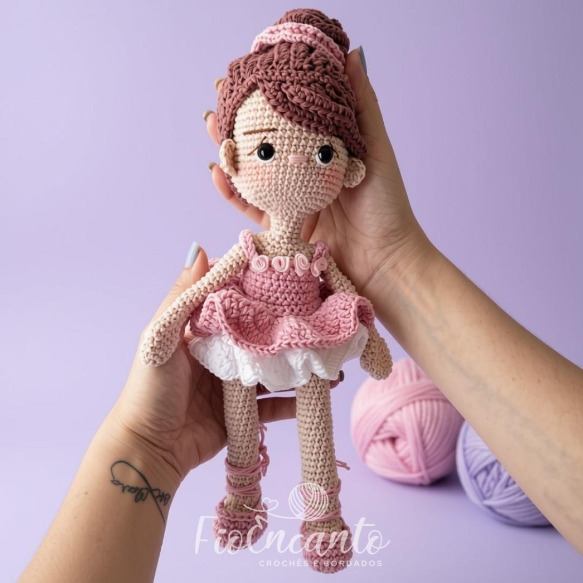 Boneca Bailarina Amigurumi com Vestido Rosa e Sapatilhas Delicadas 30cm — foto 3