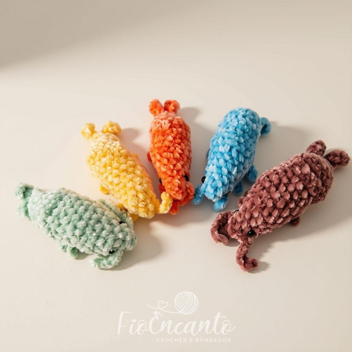 Chaveiro Camarão Amigurumi Sensorial Barulho Tic Tac 12cm — foto 1