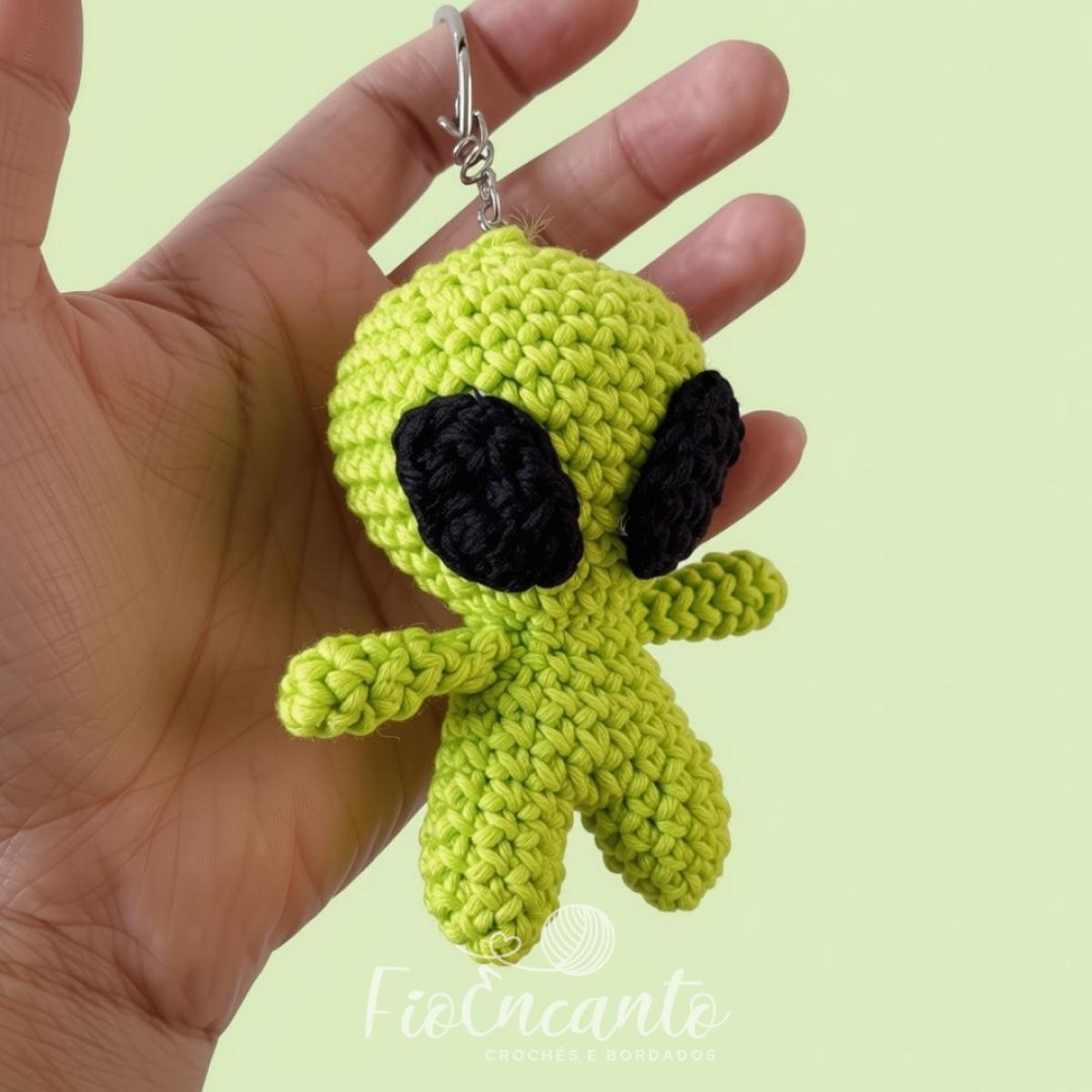 Chaveiro ET Alien Amigurumi artesanal 10cm | Fio Encanto — foto 2
