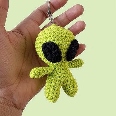 Chaveiro ET Alien Amigurumi artesanal 10cm | Fio Encanto - foto 2