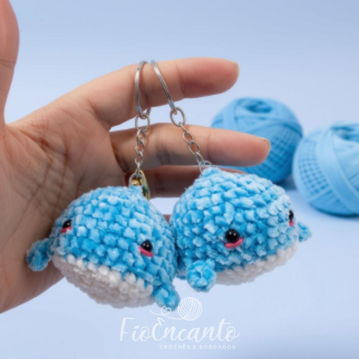 Chaveiro de Baleia Azul Amigurumi Fofinha e Delicada para Bolsas | Fio Encanto — foto 3