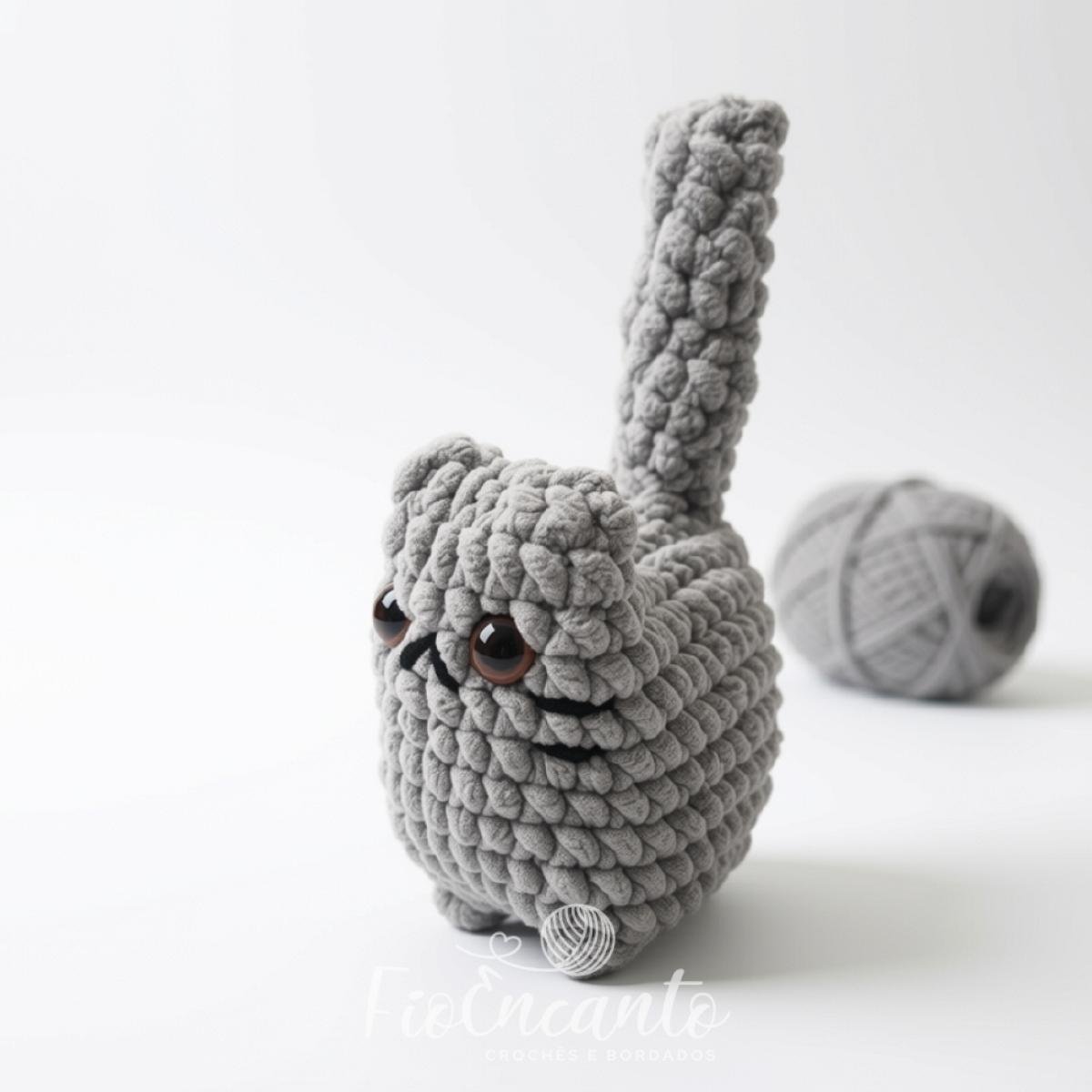 Amigurumi Gatinho Cinza com Rabinho em Pé Charme Artesanal | Fio Encanto — foto 4