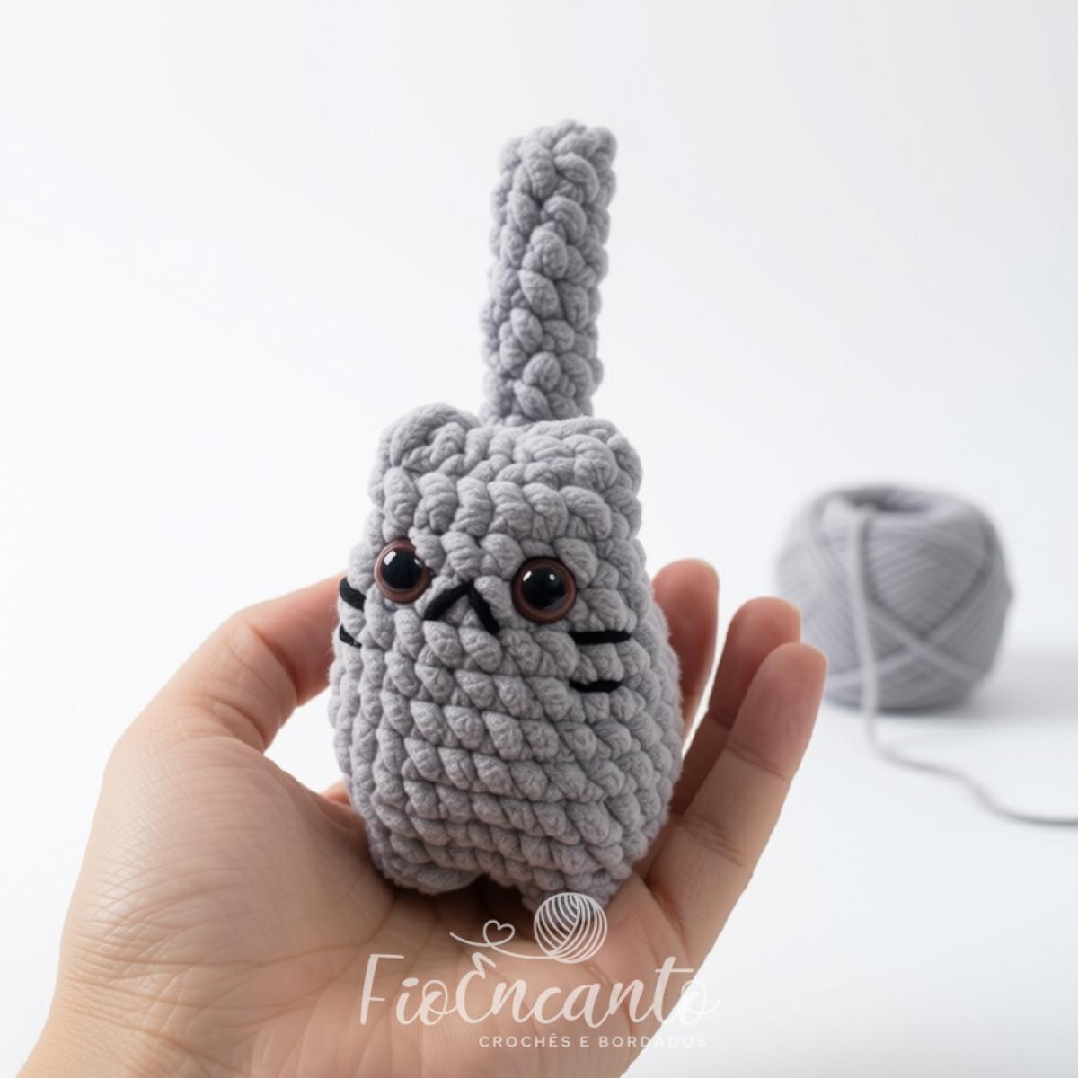Amigurumi Gatinho Cinza com Rabinho em Pé Charme Artesanal | Fio Encanto — foto 2