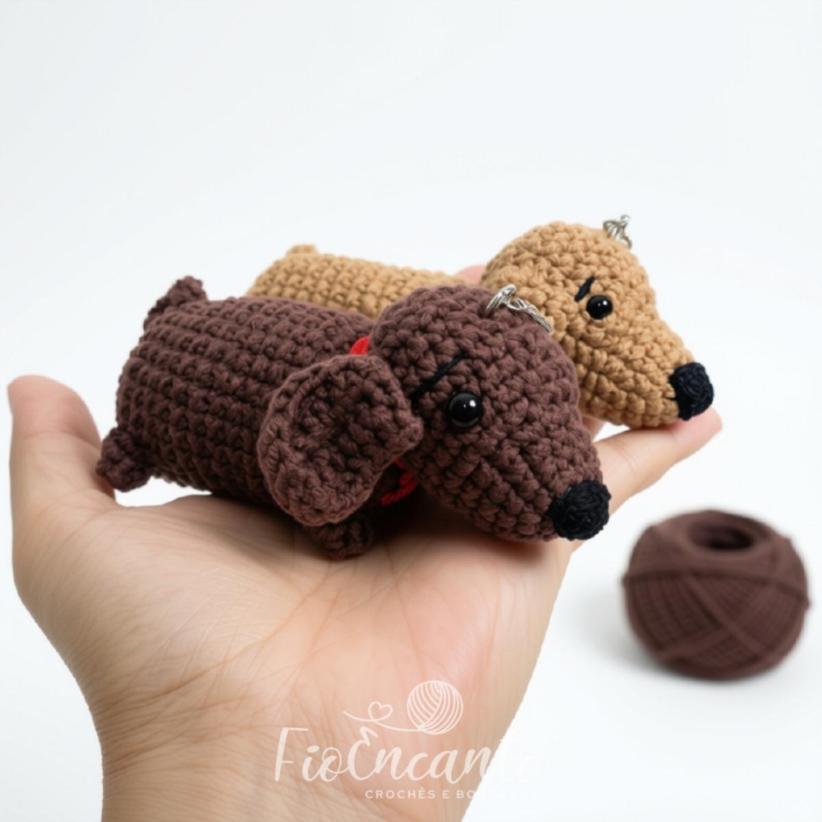 Chaveiro Cachorrinho Salsicha Amigurumi Fofinho 12cm Artesanal | Fio Encanto — foto 1