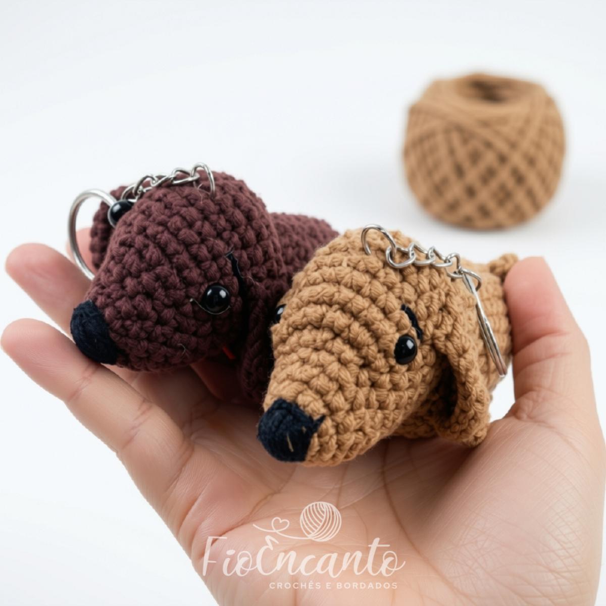 Chaveiro Cachorrinho Salsicha Amigurumi Fofinho 12cm Artesanal | Fio Encanto — foto 2