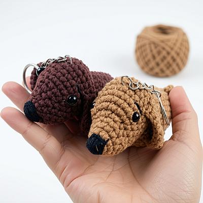 Chaveiro Cachorrinho Salsicha Amigurumi Fofinho 12cm Artesanal | Fio Encanto - foto 2