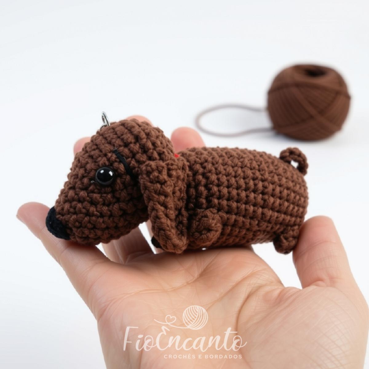 Chaveiro Cachorrinho Salsicha Amigurumi Fofinho 12cm Artesanal | Fio Encanto — foto 3