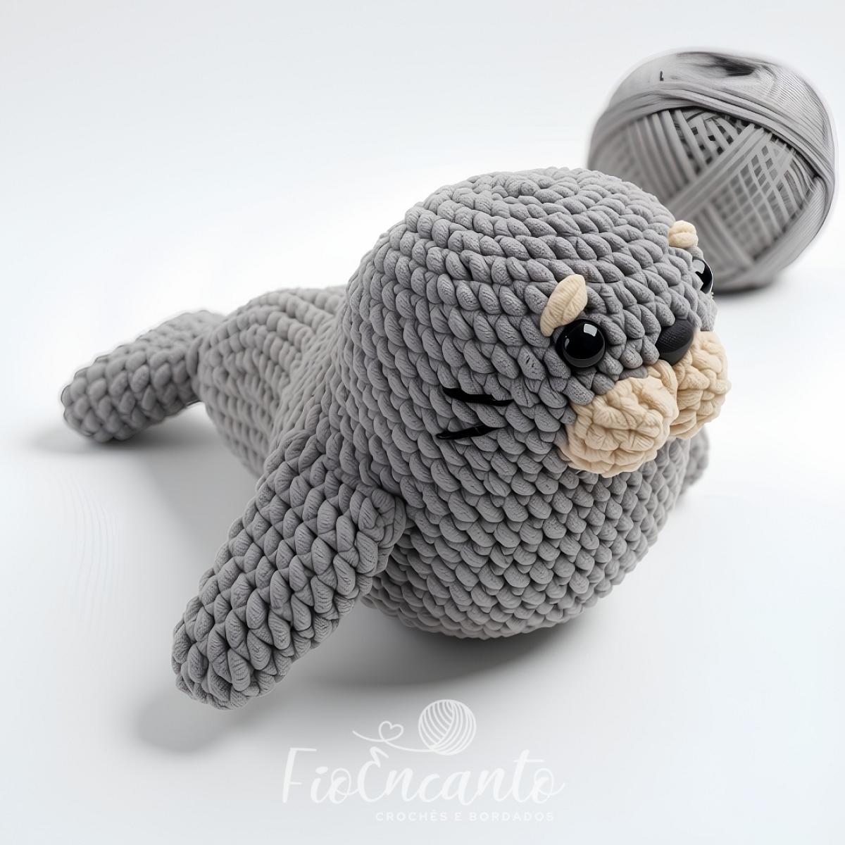 Amigurumi Foquinha Cinza em Chenille Super Macia e Fofinha | Fio Encanto — foto 2