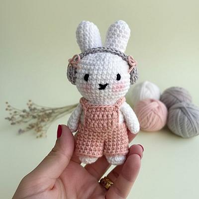 Coelho Miffy Amigurumi – Coelhinho em Crochê Inspirado na Personagem - foto 2